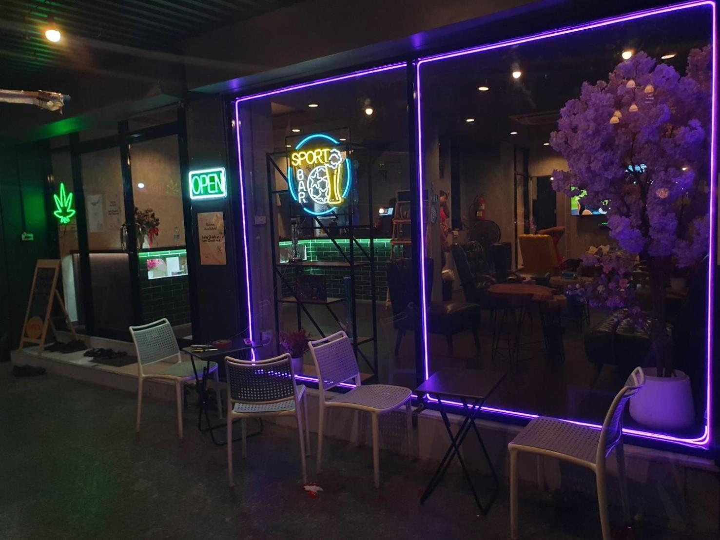 Bud Brew Beyond Dispensary And Hotel Bangkok Exterior photo