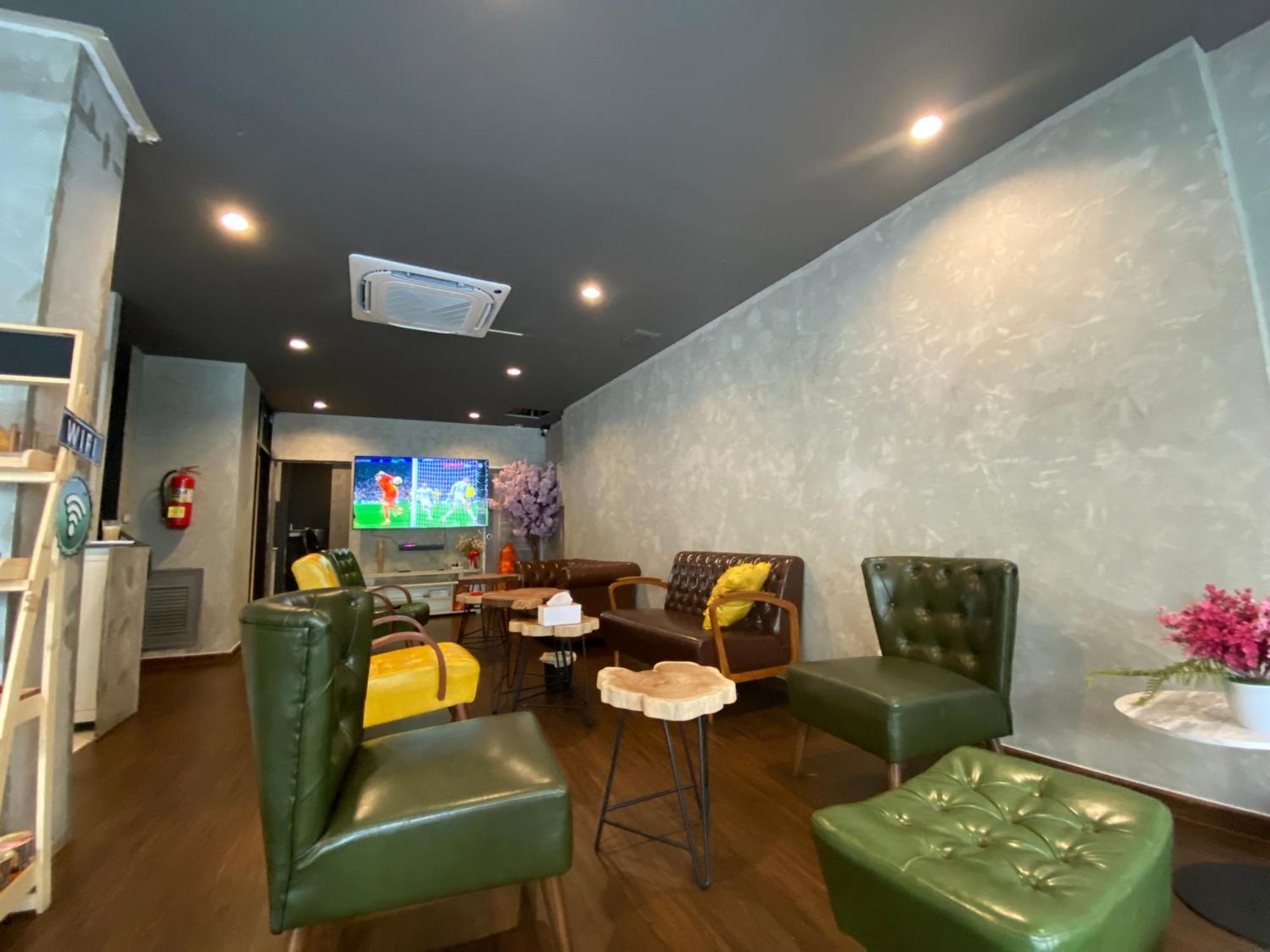 Bud Brew Beyond Dispensary And Hotel Bangkok Exterior photo