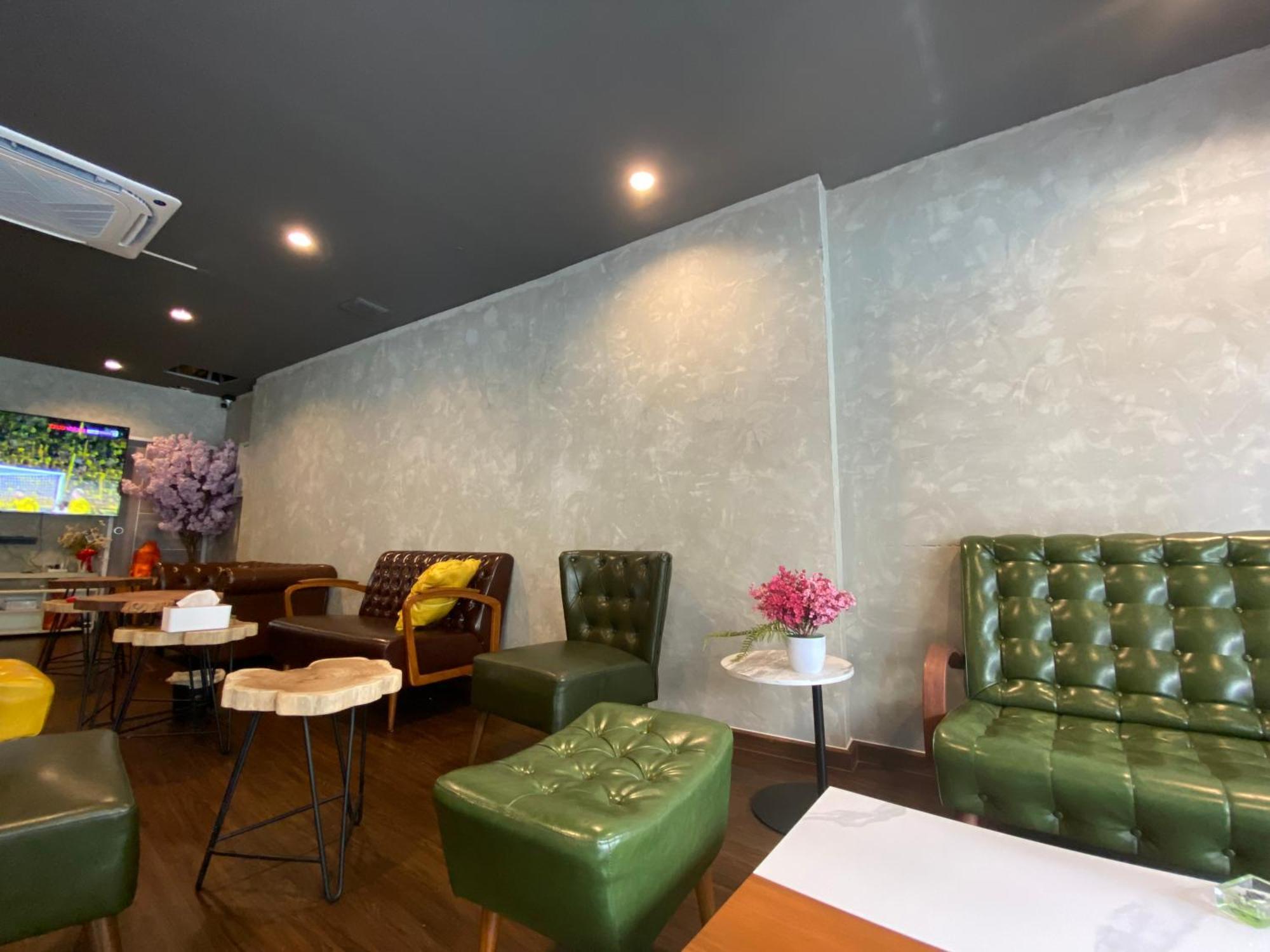 Bud Brew Beyond Dispensary And Hotel Bangkok Exterior photo
